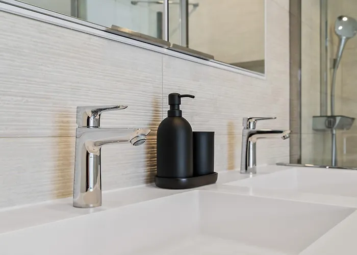 Upscale Urban Style & Comfort For Six